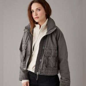 BNWOT AMERICAN EAGLE CROPPED CARGO JACKET